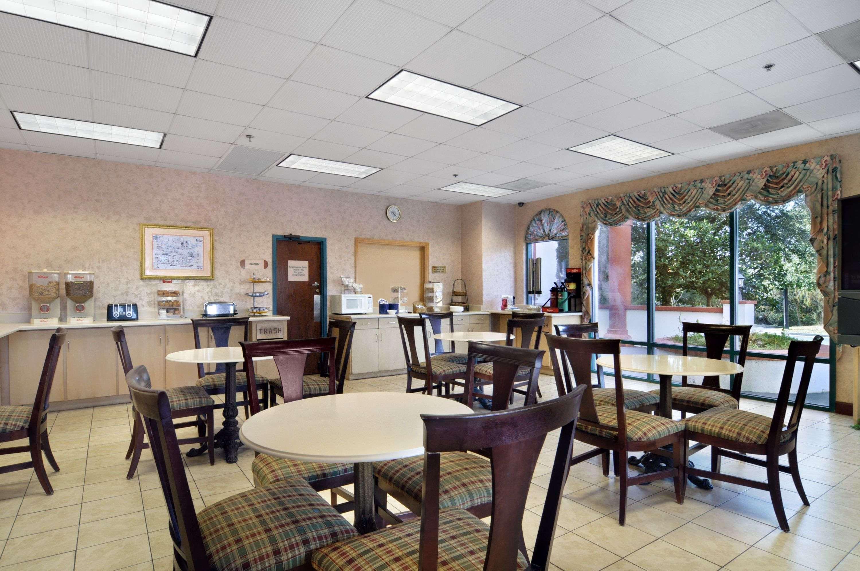 Motel 6 Savannah Ga Gateway & I95 Buitenkant foto
