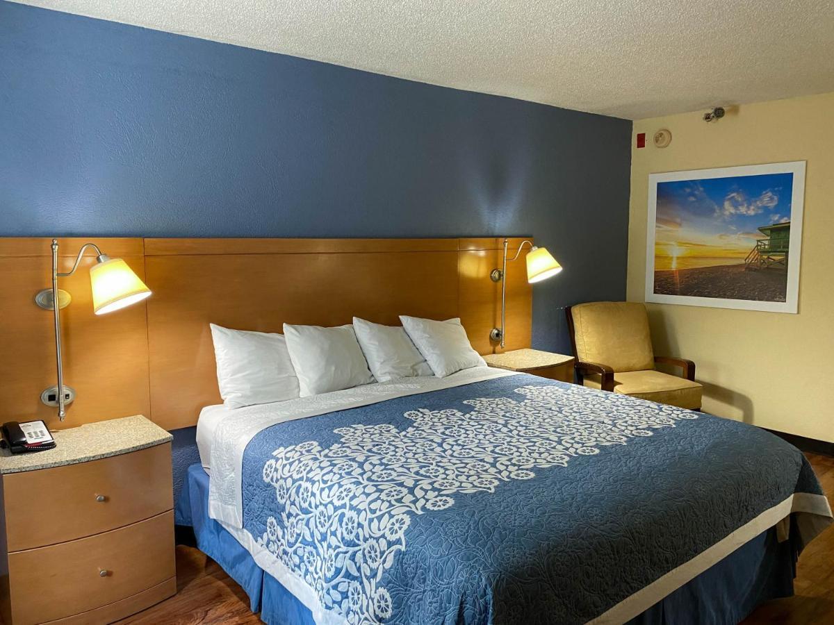 Motel 6 Savannah Ga Gateway & I95 Buitenkant foto