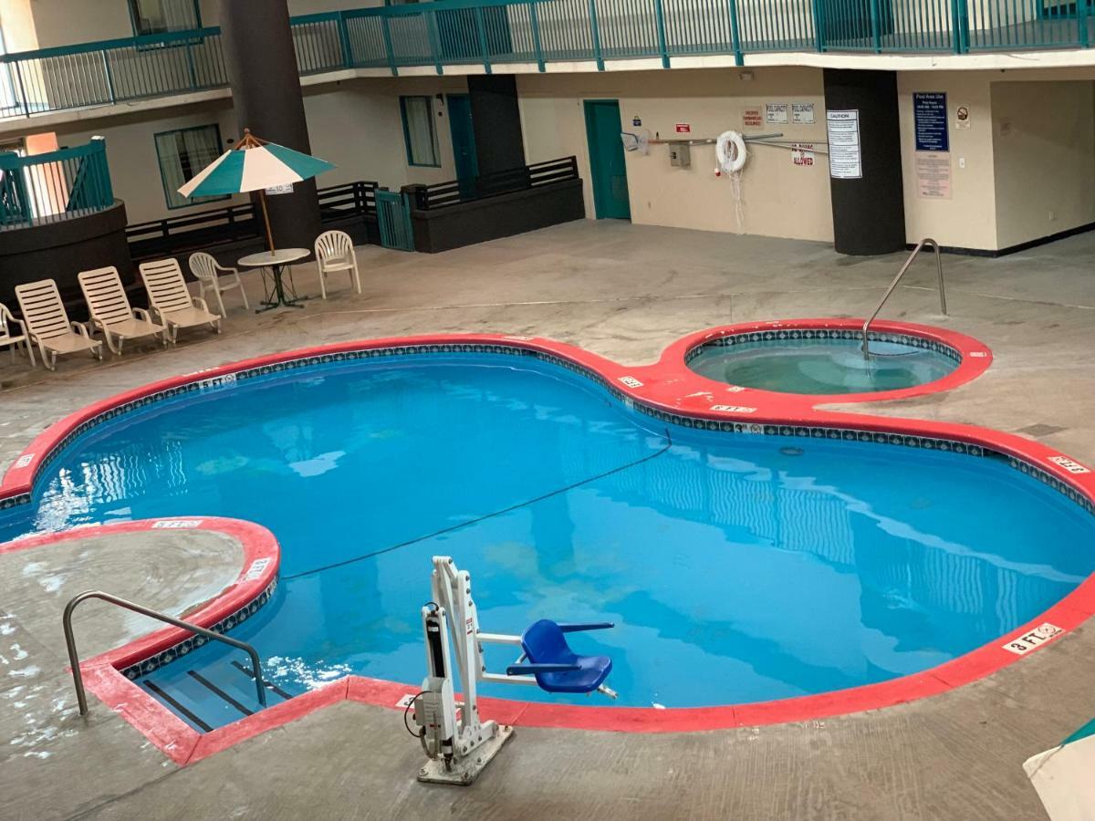 Motel 6 Savannah Ga Gateway & I95 Buitenkant foto